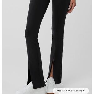 Alo Airbrush High Waist flutter legging - black size Small